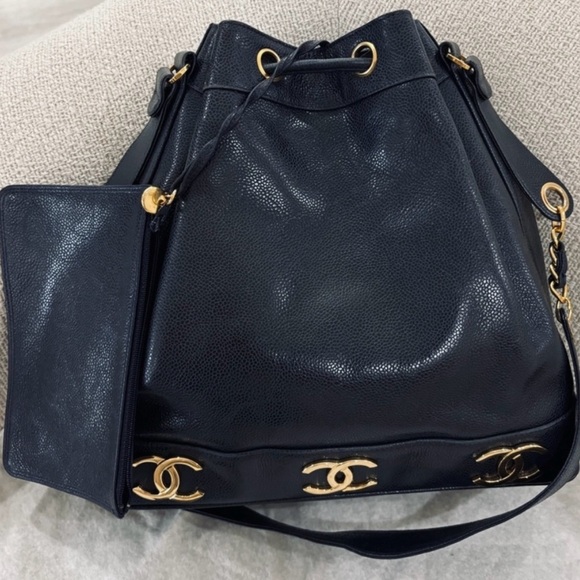 Chanel Caviar leather bucket bag 24K gold plated CC - Picture 3 of 16